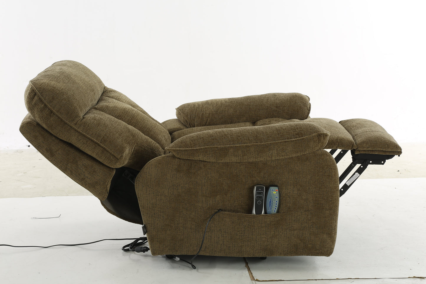 Beckett Rise and Recline Massage Chair Brown