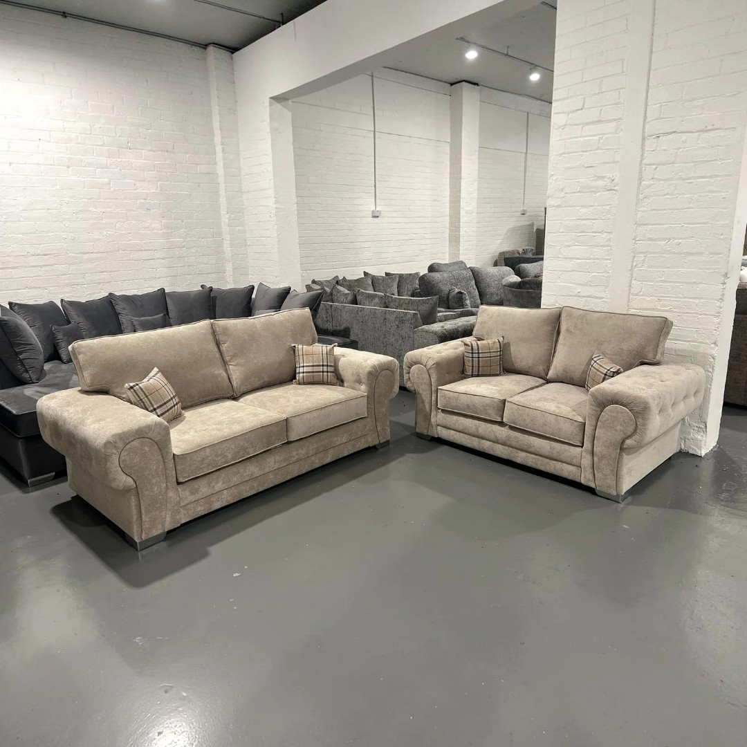 Luvio Chesterfield 3+2 Sofa Set