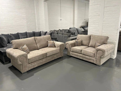 Luvio Chesterfield 3+2 Sofa Set